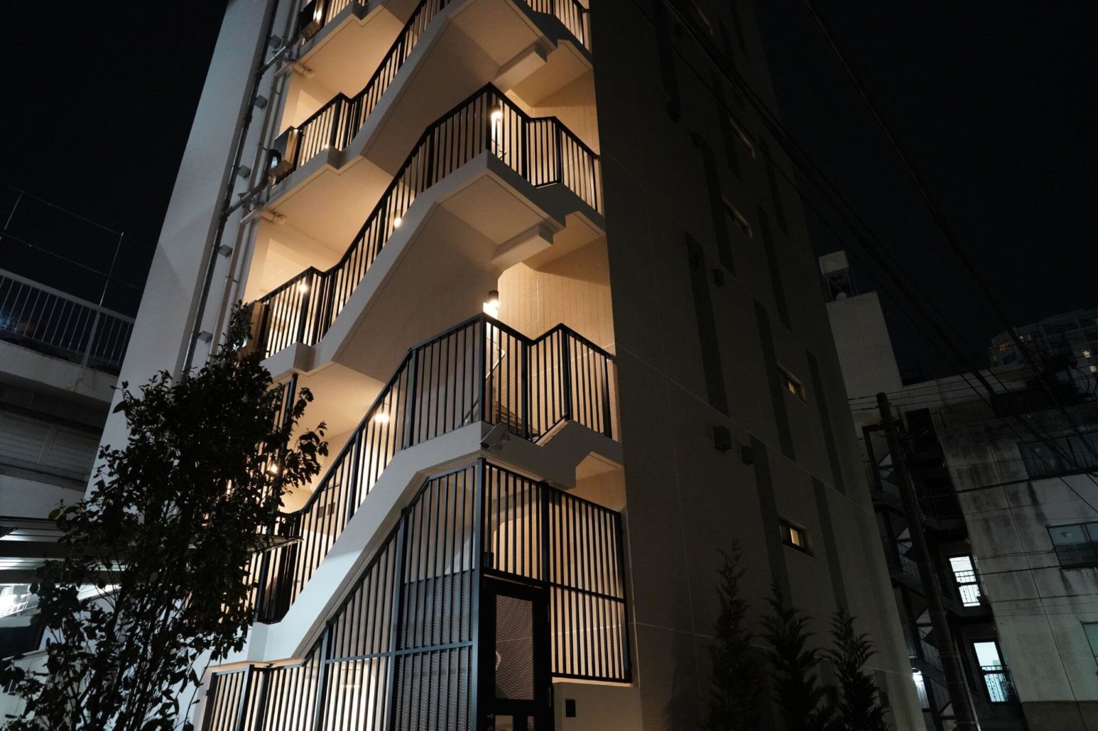 05_階段室夜景